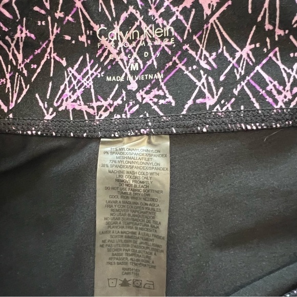 Calvin Klein Performance w/Mesh on Leg - Picture 5 of 6
